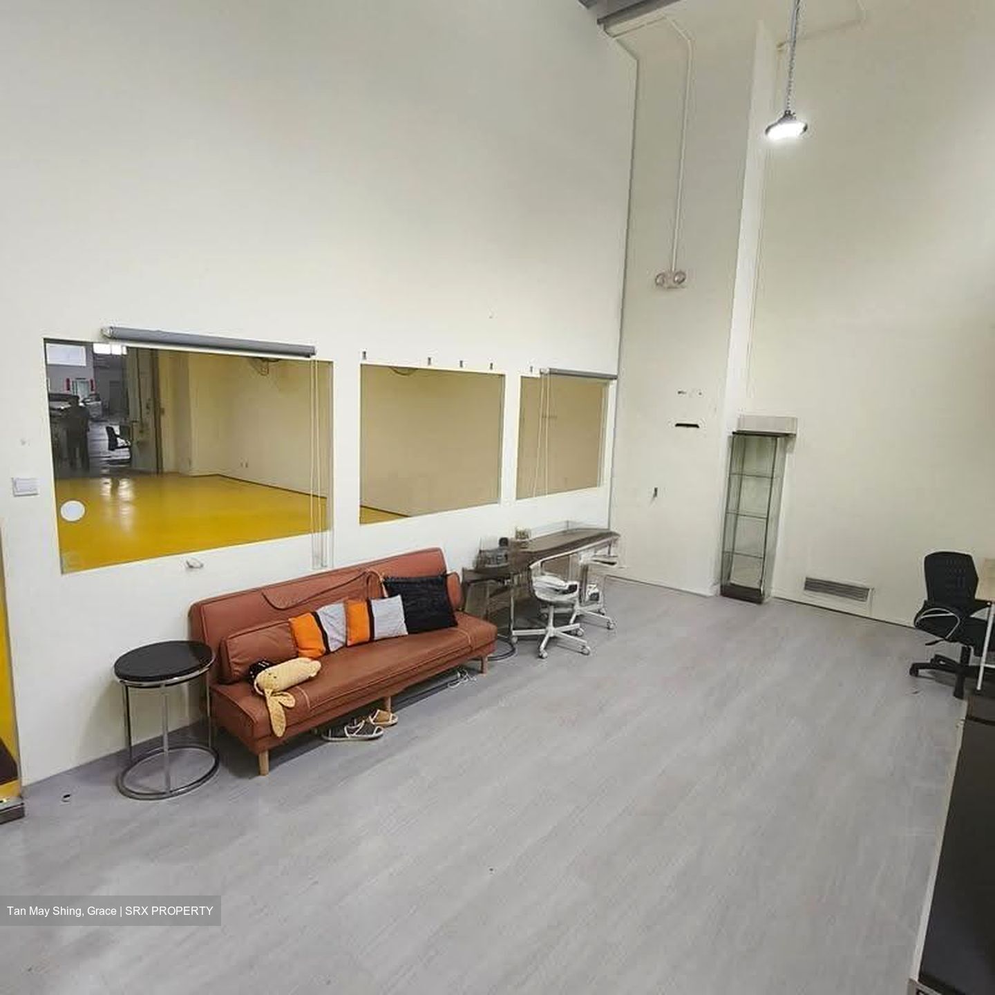 Carros Centre (D25), Factory #615656131
